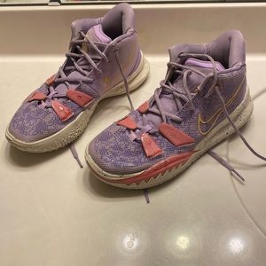 “Kyrie 7s Daughter” size 8.5